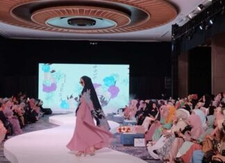 Gelar Roadshow di Makassar, SiSeSa Tampilkan Puluhan Koleksi Pakaian Syar'i Terbarunya