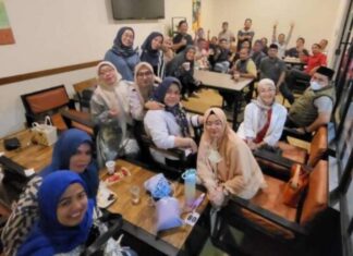 plazgozz cafe makassar