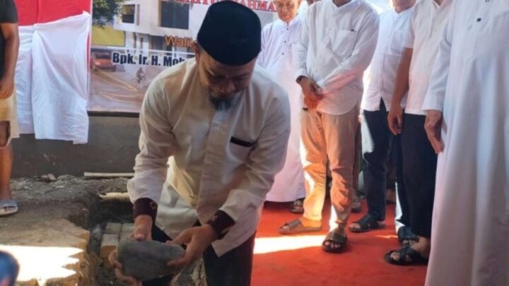 Pemerintah Kota (Pemkot) Makassar melakukan peletakan batu pertama pembangunan Masjid Baiturrahman NTI Tamalanrea/Bonepos.com pemkot makassar