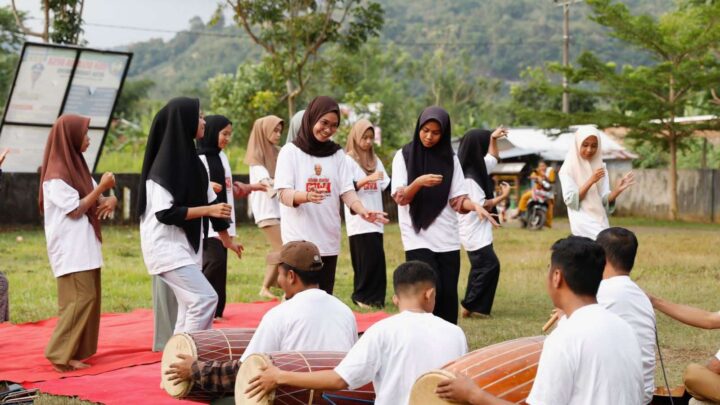 Pemuda dan Perempuan Ganjar Gelar Pelatihan Tari Musik di Gowa Pemuda