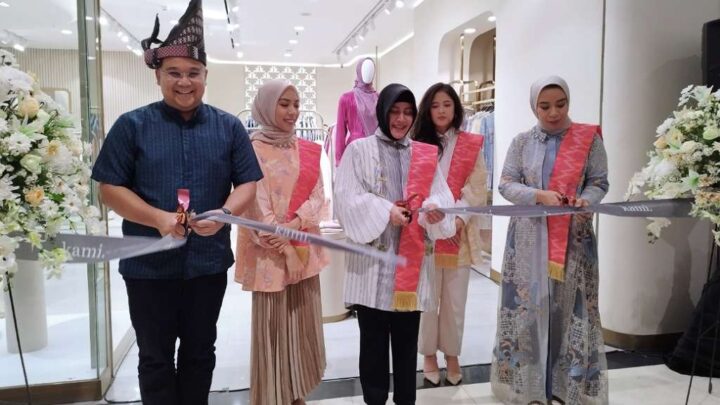 Duet WMI, Brand Lokal Kami Buka Toko Pertama di Trans Studio Mal, Diresmikan Ketua TP PKK Makassar Duet WMI, Brand Lokal Kami Buka Toko Pertama di Trans Studio Mal, Diresmikan Ketua TP PKK Makassar