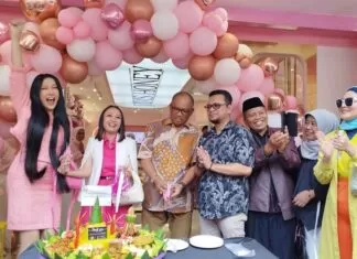 Resmi Buka Store di Makassar, Jims Honey Tawarkan Promo Hingga 70 Persen dan Bagi Voucher Gratis