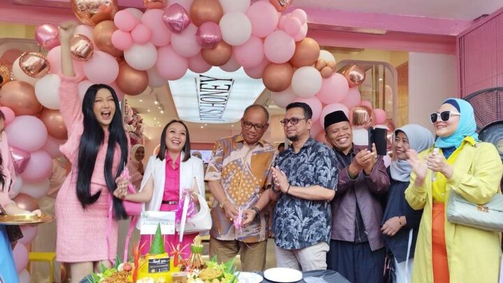 Resmi Buka Store di Makassar, Jims Honey Tawarkan Promo Hingga 70 Persen dan Bagi Voucher Gratis jims honey makassar