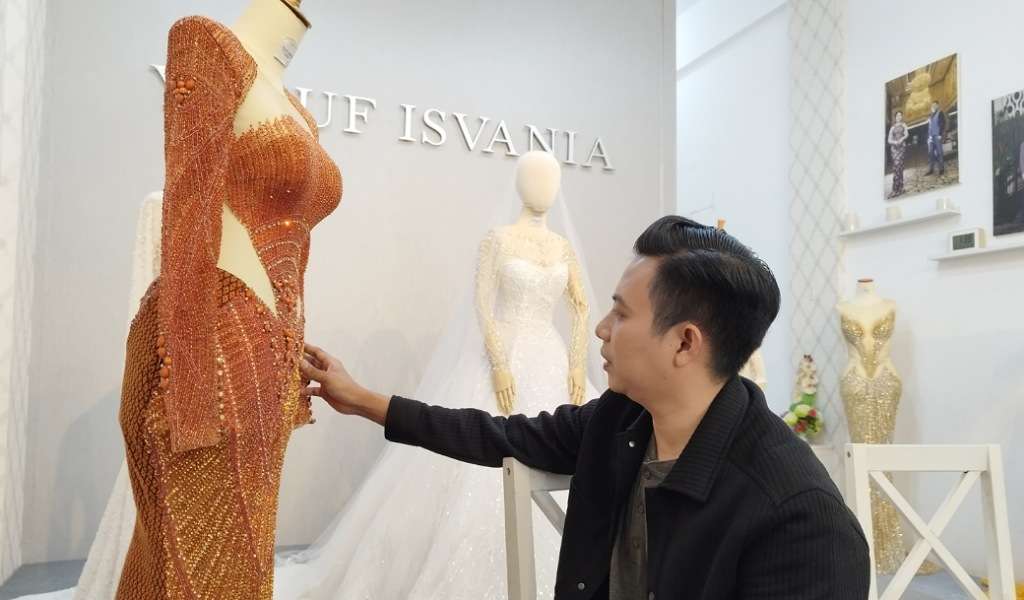 Mengenal Sosok Yusuf Isvania: Desainer Sulsel yang Buat Decak Kagum Publik Fashion Tanah Air Hingga Internasional