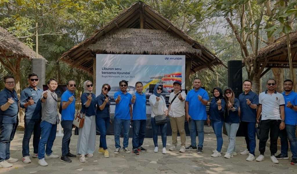 Puluhan Konsumen Konvoi Keliling Makassar dan Ikuti Liburan Seru Bersama Hyundai