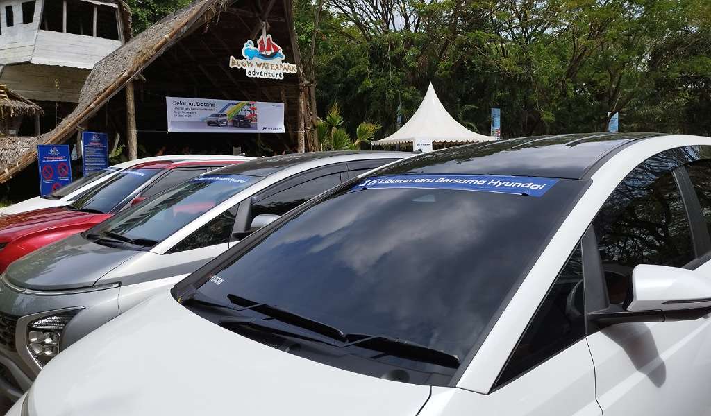 Puluhan Konsumen Konvoi Keliling Makassar dan Ikuti Liburan Seru Bersama Hyundai