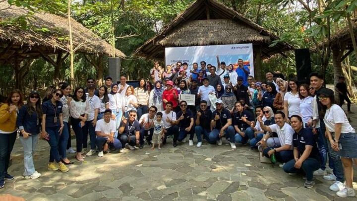 Puluhan Konsumen Konvoi Keliling Makassar dan Ikuti Liburan Seru Bersama Hyundai Konvoi keliling Makassar