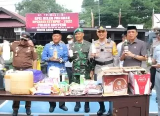 Polres Soppeng Gelar Apel Ketupat dan Pemusnahan Miras
