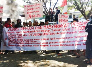 Rumput Laut Rusak, Ratusan Petani Rumput Laut Seruduk Kantor DPRD Jeneponto