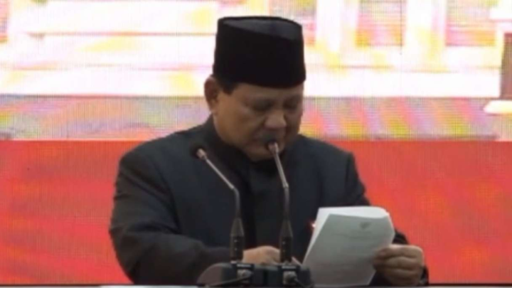 Tangkapan layar video viral Prabowo Subianto menangis di hadapan mantan istrinya Titiek Soeharto/TikTok prabowo subianto menangis