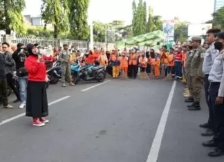 Wakil Wali Kota Makassar Fatmawati Rusdi Pimpin Giat Bersih Jelang APEKSI XVI