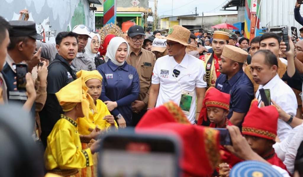 Menparekraf Resmikan Wisata Lantebung Makassar sebagai 75 Desa Wisata Terbaik ADWI 2023
