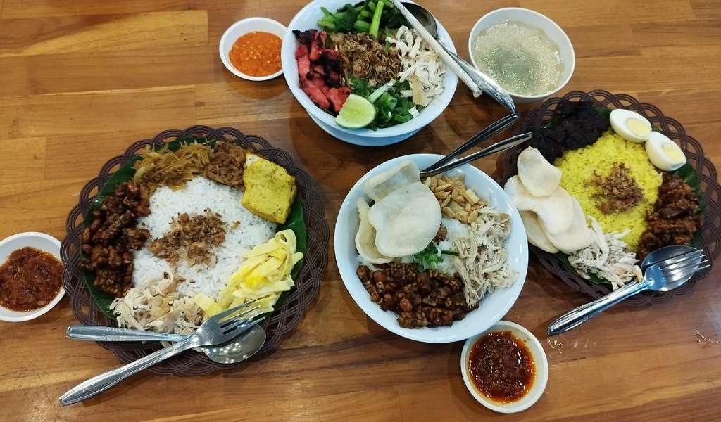 Rekomendasi Tempat Makan Enak di Makassar: RM Lokarasa Perkenalkan Menu Sarapan Harga Terjangkau