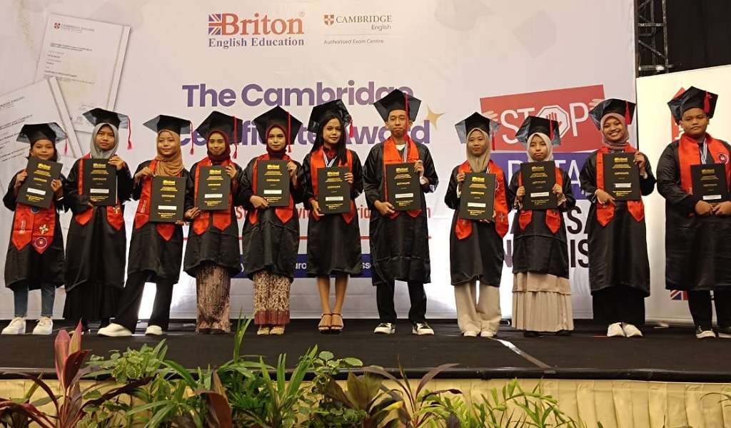 Selamat! Ratusan Siswa Briton Makassar Terima Sertifikat Dari Cambridge English Language Assessment