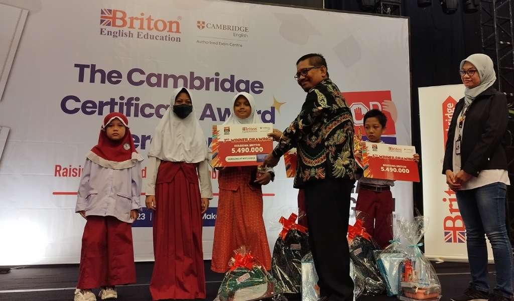 Selamat! Ratusan Siswa Briton Makassar Terima Sertifikat Dari Cambridge English Language Assessment