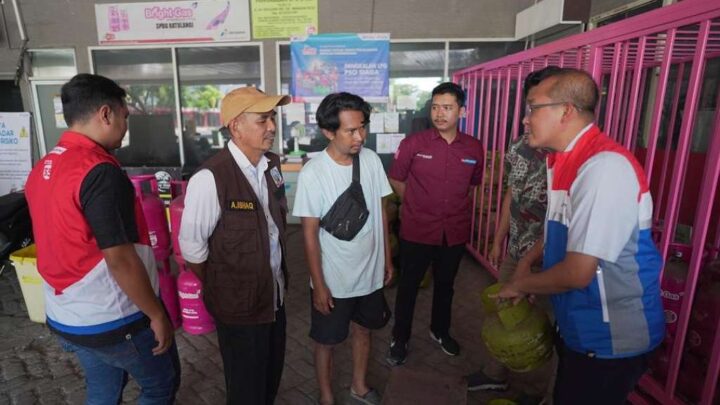 Tinjau pangkalan LPG 3 kg