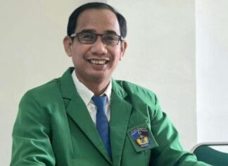 Ketua DPRD Makassar Rudianto Lallo Jalani Sidang Ujian Tesis Magister Hukum di Pascasarjana UMI