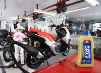 Jangan Ragu Berkonsultasi dengan Bengkel AHASS, Simak Efek Telat Ganti Oli Motor