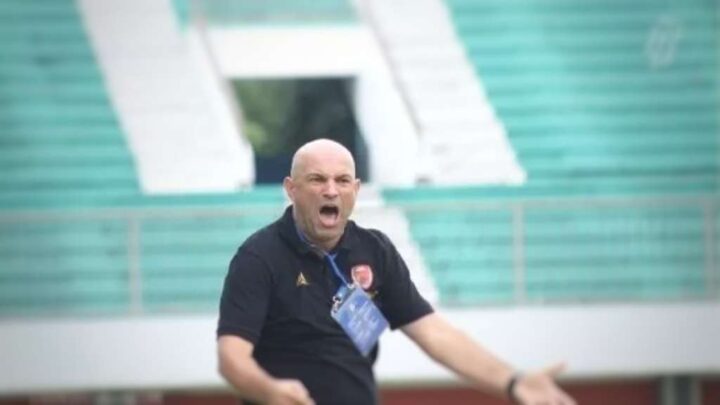 Pelatih PSM Bernardo Tak Ingin Salahkan Pemain Meski Kalah 3-2 dari Bali United psm makassar