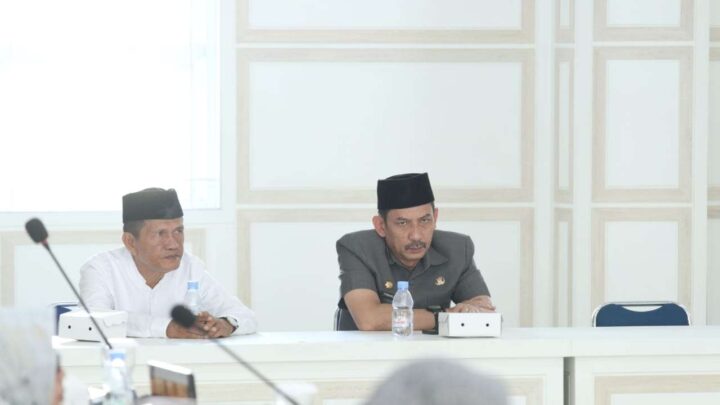 Wali Kota Palopo Serahkan Rancangan KUA PPAS APBD 2024 Pemkot Palopo
