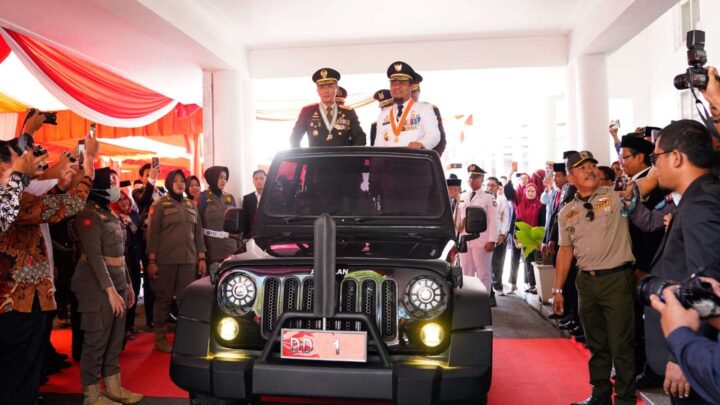 Gubernur Sulsel Perkenalkan Mobil Listrik SMKN 2 Pangkep pada HUT RI ke-78 Gubernur Sulsel Andi Sudirman Sulaiman