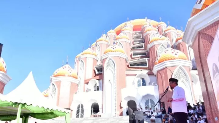 Ini Perjalanan Pembangunan Masjid 99 Kubah, Didesain Ridwan Kamil, Dibangun SYL dan Diresmikan Andi Sudirman Perjalan Pembangunan Masjid 99 kubah