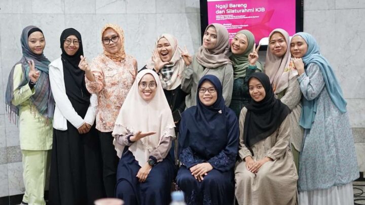 Jalin Silaturahmi, Komunitas Jurnalis Berhijab Ngaji Bareng di Masjid Agung Sunda Kelapa Ngaji bareng