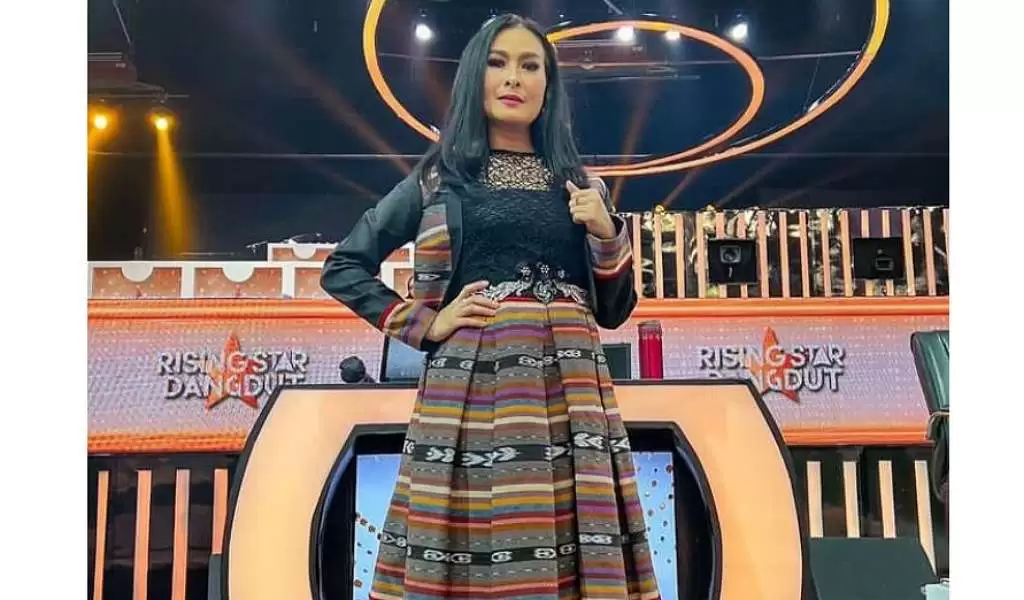 Berkenalan dengan Nanda Maharani Salsabila, Desainer Belasan Tahun yang Lestarikan Keindahan Wastra Nusantara