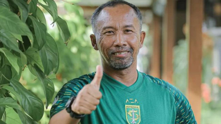 Pelatih sementara Persebaya Surabaya Uston Nawawi/Instagram @officialpersebaya juara psm makassar