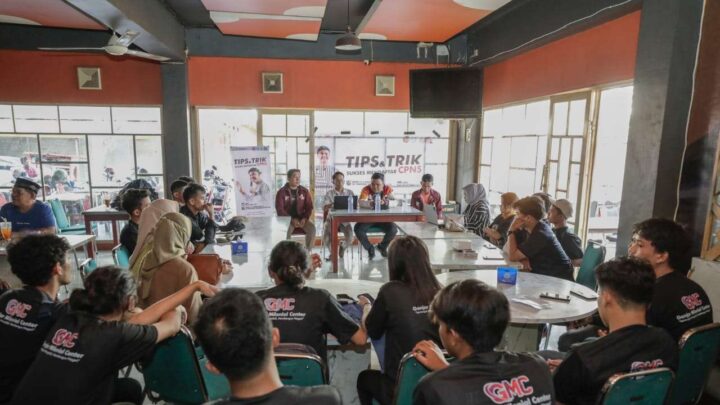 Ganjar Milenial Bekali Anak Muda Tips dan Trik Sukses Daftar CPNS hingga Try Out Soal di Makassar ganjar milenial