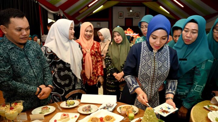 Pj Ketua PKK Sulsel Apresiasi Menu Pangan Lokal Berbahan Dasar Pisang Kreasi Enrekang Pj ketua PKK Sulsel