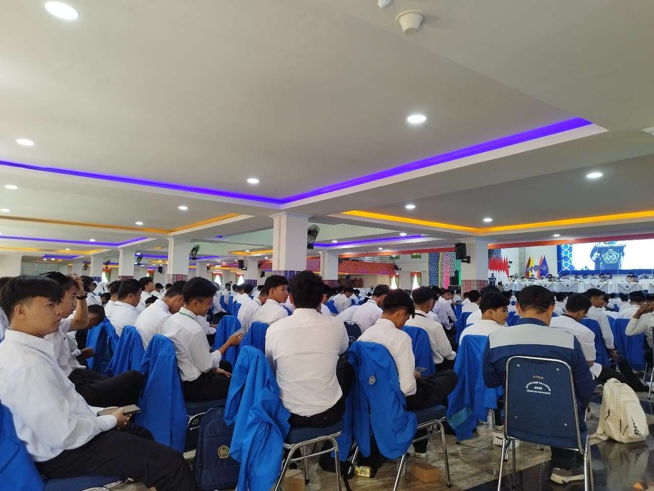 Kali Pertama, Unismuh Kukuhkan Mahasiswa Baru Bersamaan dengan Pengukuhan Guru Besar