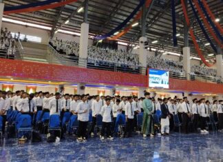 Kali Pertama, Unismuh Kukuhkan Mahasiswa Baru Bersamaan dengan Pengukuhan Guru Besar