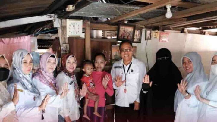 Dukung Makassar Zero Stunting 2024, Sekretariat DPRD Makassar Kunjungi Penderita Gizi Buruk di Dua Kecamatan dprd makassar