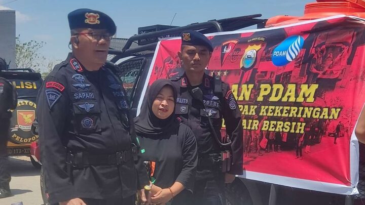 Dibantu Brimob Polda Sulsel, PDAM Makassar Salurkan Air Bersih ke Masyarakat pdam makassar