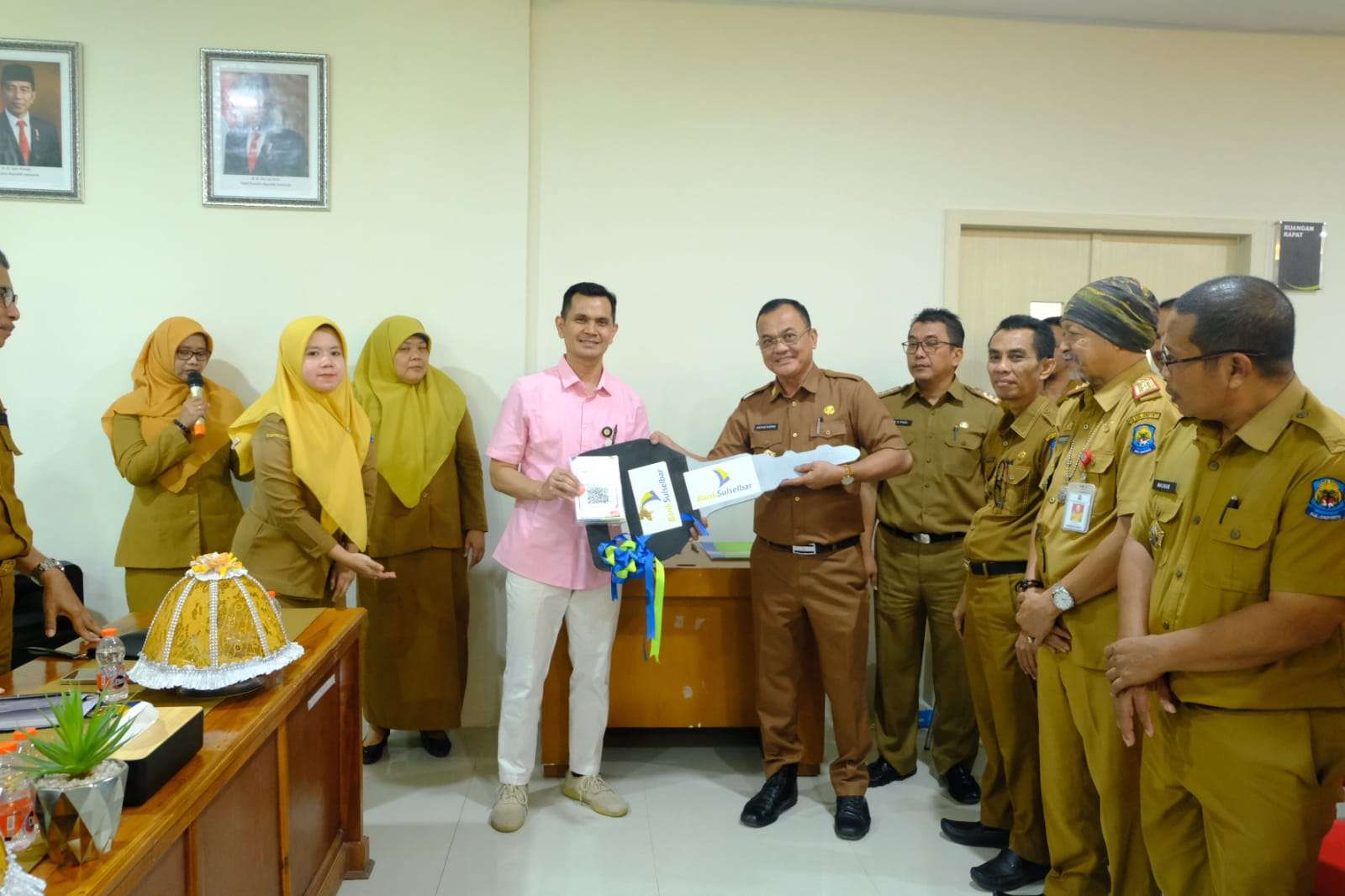 Bupati Iksan Iskandar Pantau Pelayanan di Kantor Bank Sulselbar Cabang Jeneponto