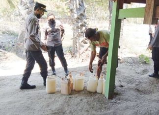 Jelang Pilkades di Jeneponto, Sejumlah Jeriken Berisi Miras Diamankan Polsek Arungkeke