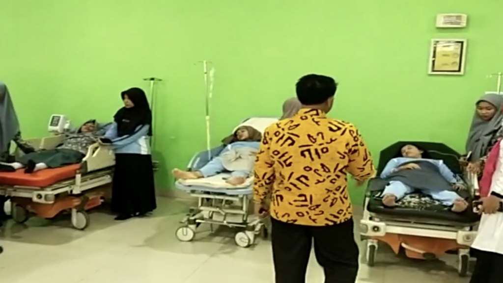 Diduga Kesurupan, Sejumlah Siswa MAN Jeneponto Dilarikan ke RS