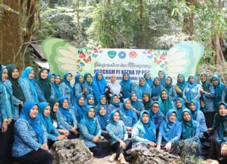 Percepatan Penurunan Stunting, TP PKK Sulsel Serahkan Bantuan Telur dan Susu di Maros