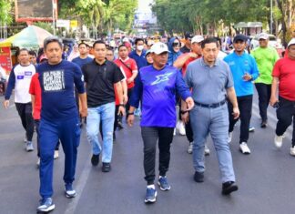 Pj Gubernur Sulsel Jalan Sehat Bareng Pimpinan OPD Lingkup Pemprov