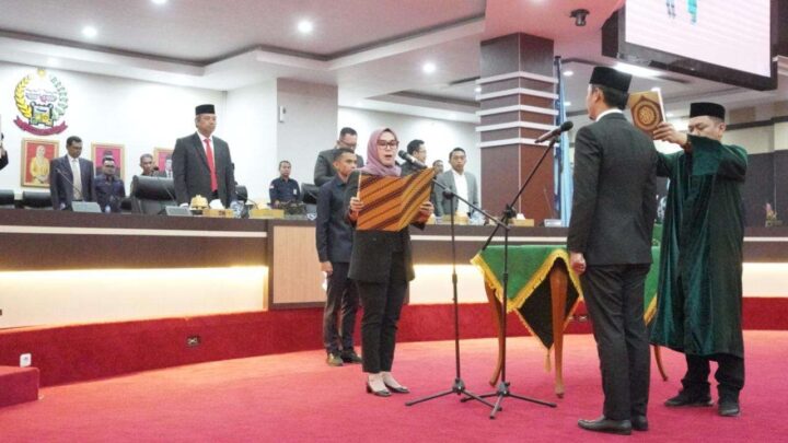Pj Sekprov Hadiri Pelantikan PAW Anggota DPRD Sulsel Andi Ian Kurniawan Latanro pj sekprov sulsel