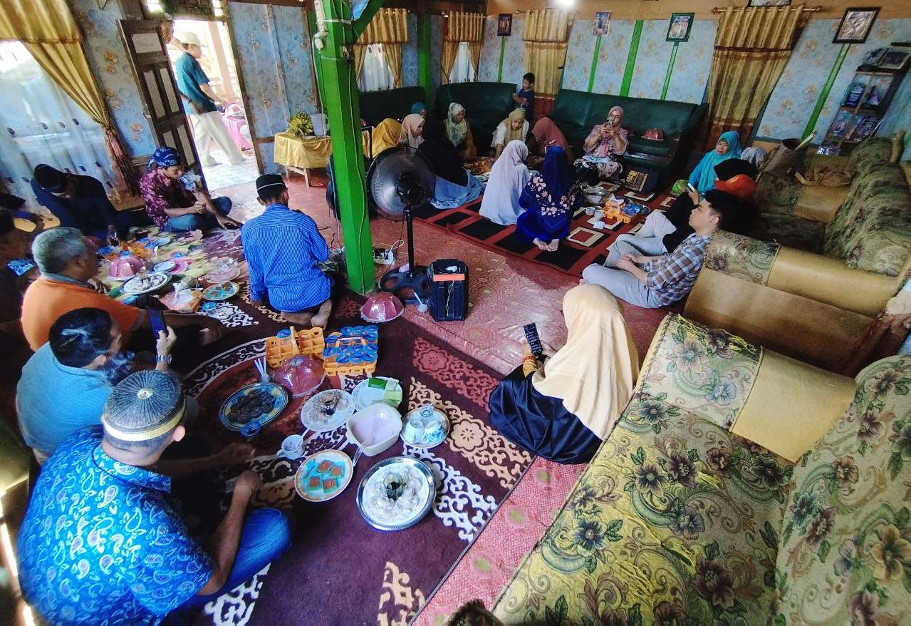 Keseruan Silaturahmi KKB Karaeng Tutu Daeng Matika: Dari Sholawat, Arisan Keluarga Hingga Ziarah Makam di Teteaka