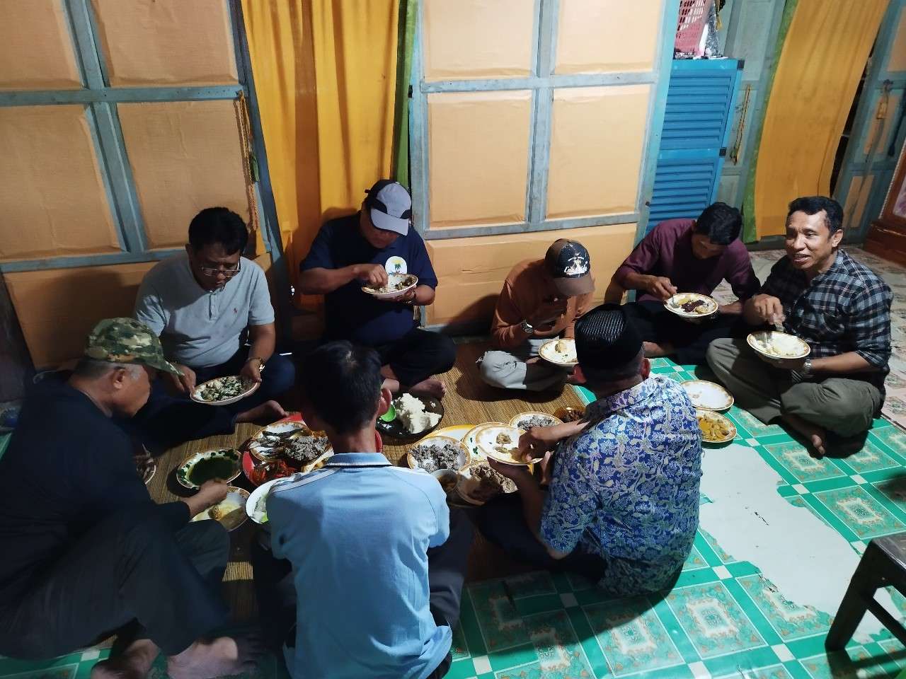 Keseruan Silaturahmi KKB Karaeng Tutu Daeng Matika: Dari Sholawat, Arisan Keluarga Hingga Ziarah Makam di Teteaka