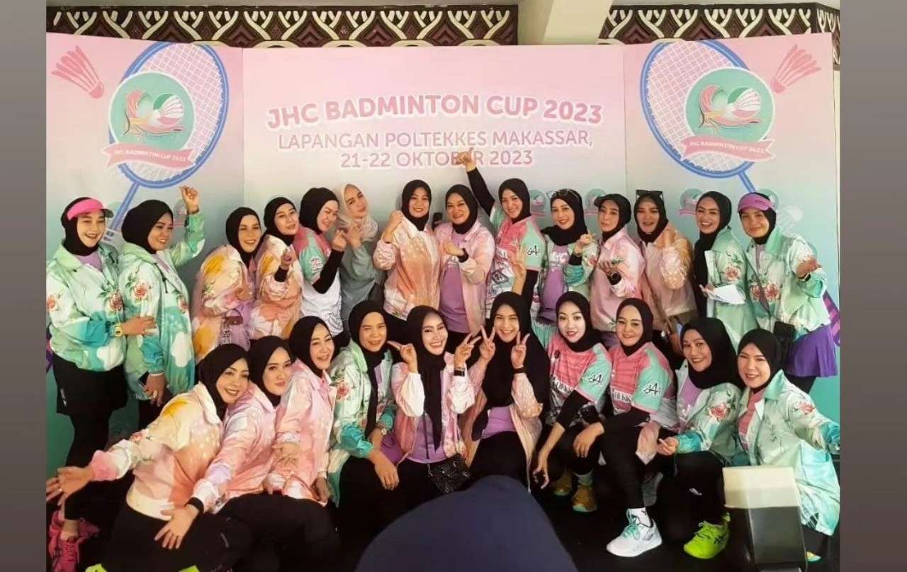 Keseruan Pasutri dan Komunitas di Makassar Duel Bulutangkis di JHC Badminton Cup 2023