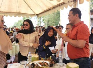 Berkunjung di Jeneponto, Andi Amran Sulaiman Ajak Warga Mencintai Irmawati dan Vonny