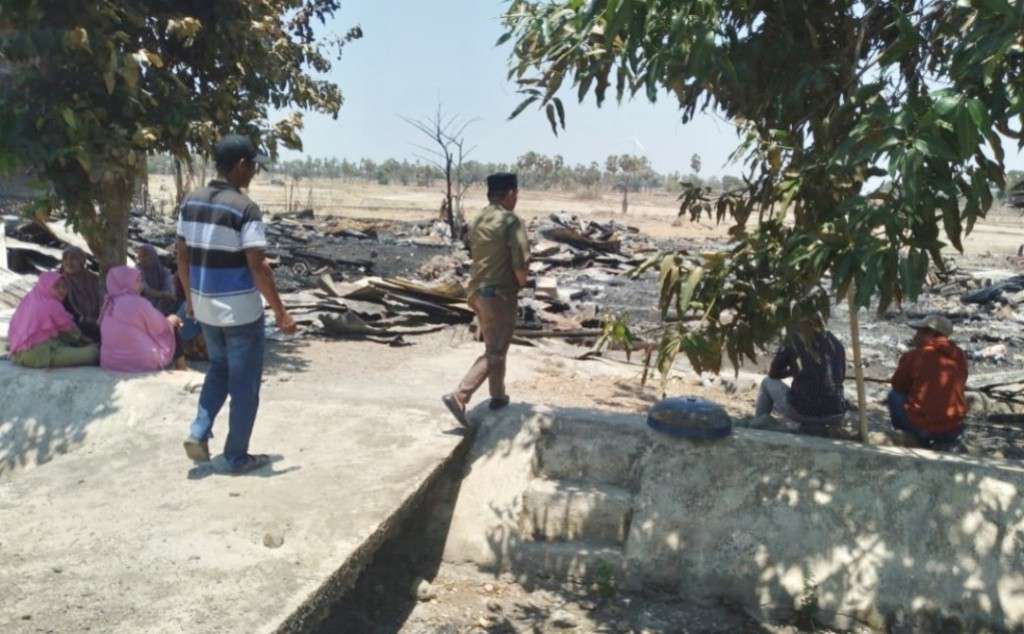 Wakil Ketua DPRD Jeneponto Imam Taufiq Bohari Sambangi Korban Kebakaran