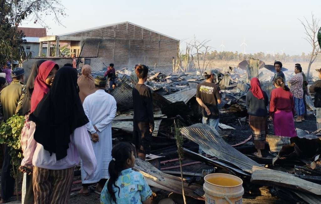 Wakil Ketua DPRD Jeneponto Imam Taufiq Bohari Sambangi Korban Kebakaran