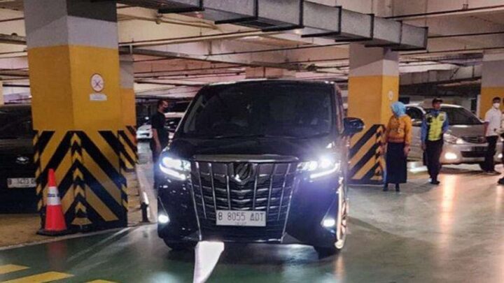 5 Foto Penampakan Syahrul Yasin Limpo Tiba di Bandara Soekarno Hatta penampakan syahrul