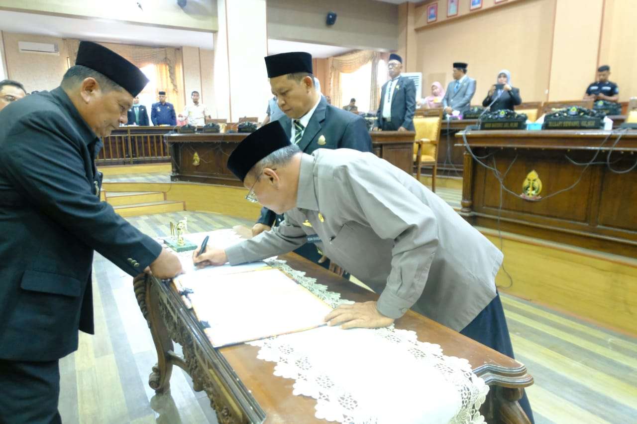 DPRD Jeneponto Sahkan Dua Ranperda Menjadi Perda, Bupati Harap ini