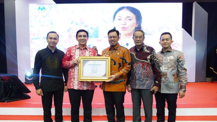 DPRD Sulsel Raih Penghargaan Legislasi Daerah DPRD Sulsel